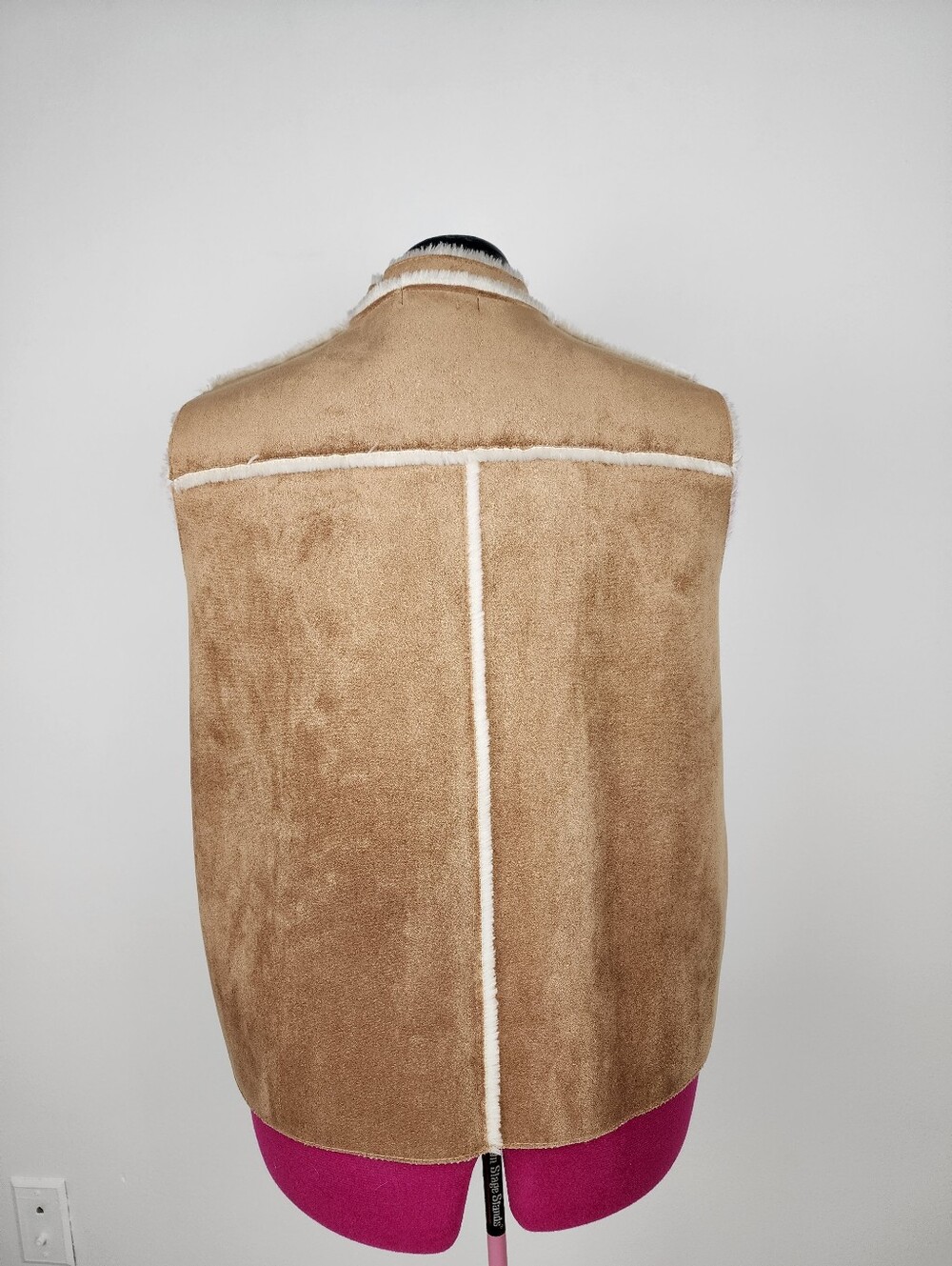 Valerie Stevens Light Brown Faux Suede Cream Faux Shearling Vest Size L Petite - Picture 4 of 11